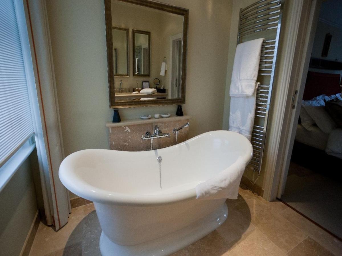 Gilbey'S Bar, Restaurant & Townhouse Bed & Breakfast Windsor Luaran gambar